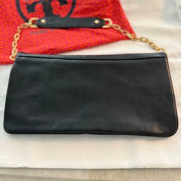 Tory Burch Bombe Riva Clutch--Black - Picture 4 of 11